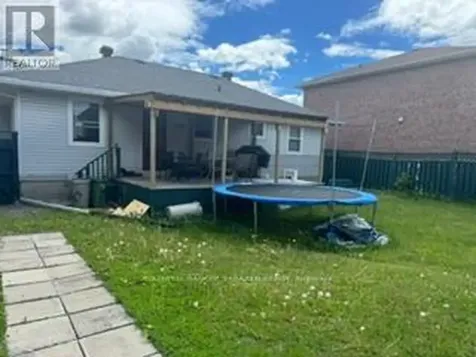 1437 Kingsdale Avenue Ottawa ON K1T 1G8