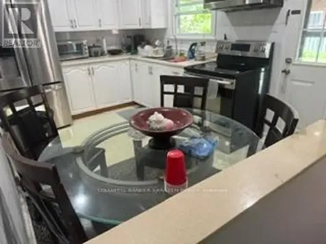 1437 Kingsdale Avenue Ottawa ON K1T 1G8
