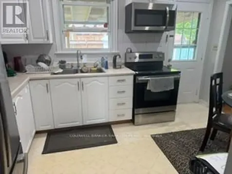 1437 Kingsdale Avenue Ottawa ON K1T 1G8
