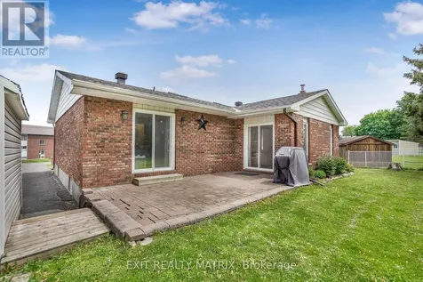 768 Dewhurst Avenue Cornwall ON K6J 5H4