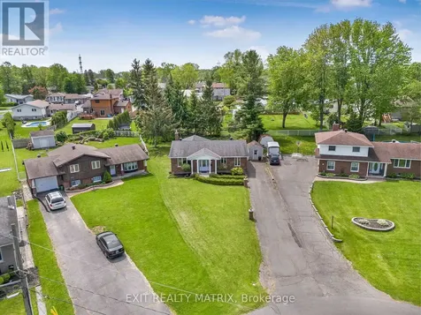 768 Dewhurst Avenue Cornwall ON K6J 5H4