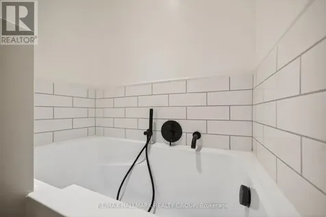 115 Cedardown Private Ottawa ON K2J 0W2