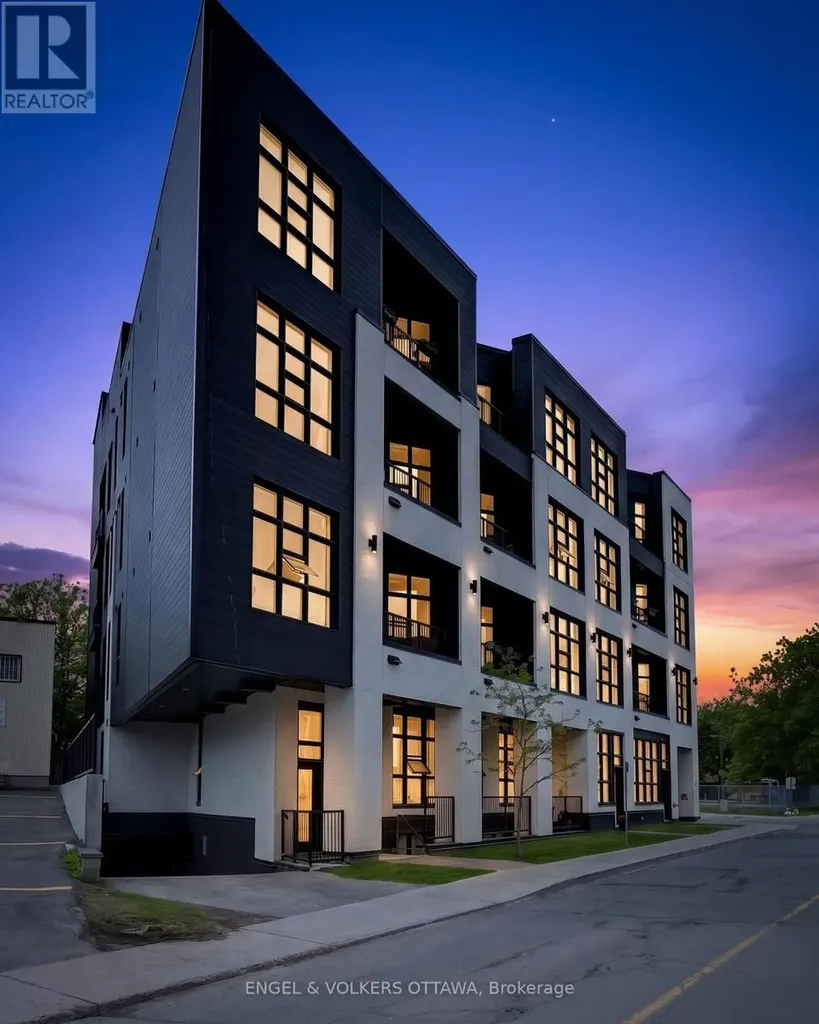 101 Pinhey Street Ottawa ON K1Y 1V9