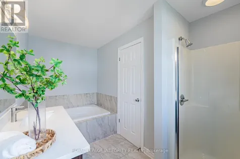 132 Mancini Way East Ottawa ON K2J 3V1