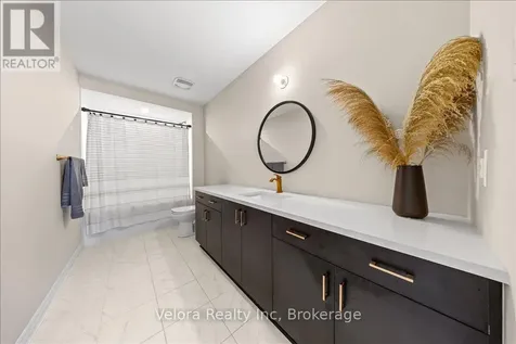355 Crossway Terrace Ottawa ON K2S 2Z3