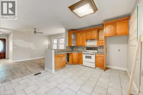 381 Pierre Avenue Windsor ON N9A 2J7