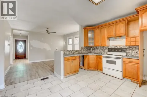 381 Pierre Avenue Windsor ON N9A 2J7