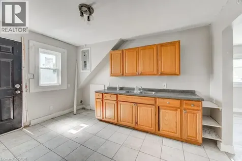 381 Pierre Avenue Windsor ON N9A 2J7