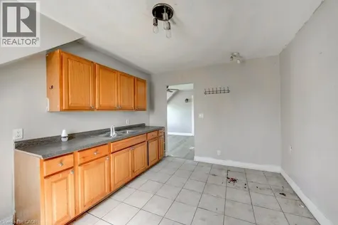 381 Pierre Avenue Windsor ON N9A 2J7