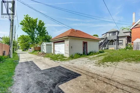 381 Pierre Avenue Windsor ON N9A 2J7