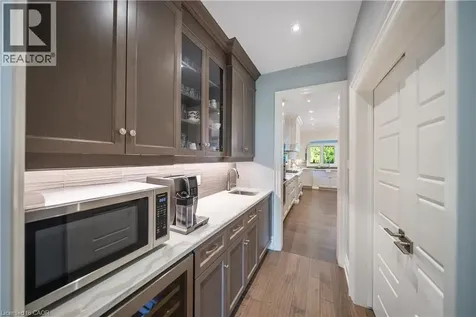 648 Cedar Avenue Burlington ON L7T 2R5