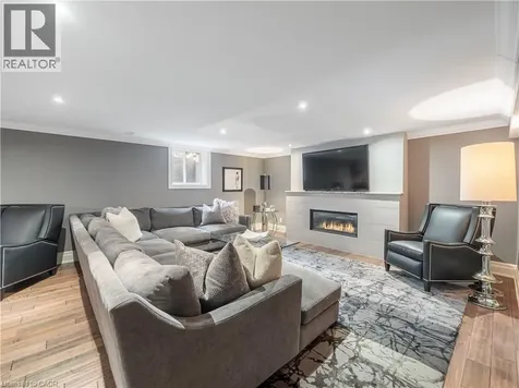 648 Cedar Avenue Burlington ON L7T 2R5