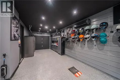 648 Cedar Avenue Burlington ON L7T 2R5