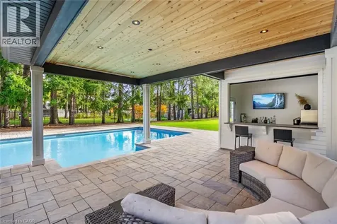 648 Cedar Avenue Burlington ON L7T 2R5