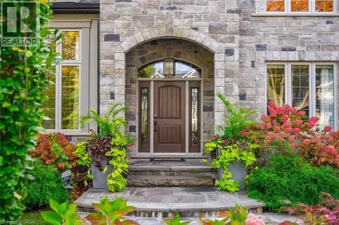 648 Cedar Avenue Burlington ON L7T 2R5