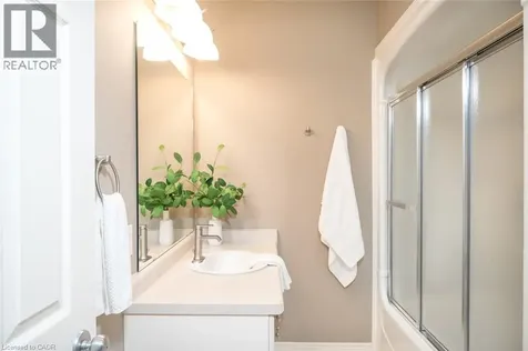 6293 Pinestone Road Niagara Falls ON L2J 4L1