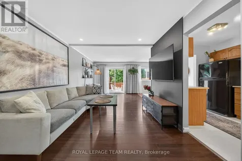 3315 Hogarth Avenue Ottawa ON K1T 1S6