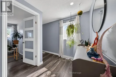 3315 Hogarth Avenue Ottawa ON K1T 1S6