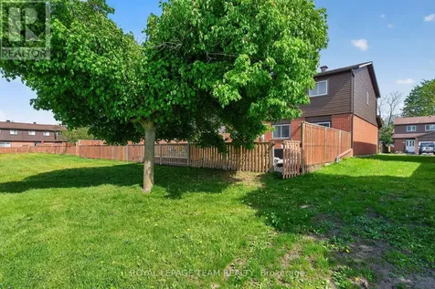 3315 Hogarth Avenue Ottawa ON K1T 1S6