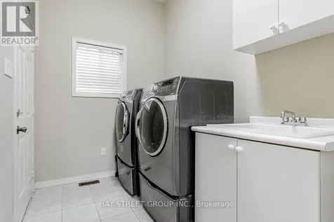 30 Delattaye Avenue Aurora ON L4G 7T8