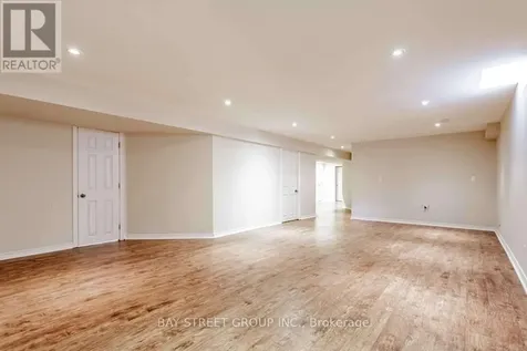 30 Delattaye Avenue Aurora ON L4G 7T8