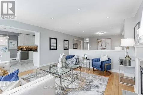30 Delattaye Avenue Aurora ON L4G 7T8