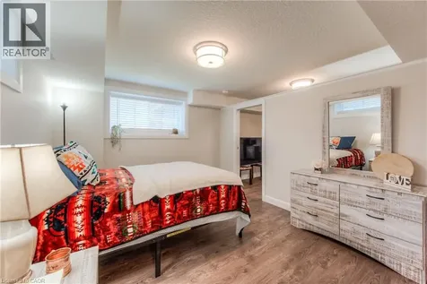 537 Valhalla Crescent Waterloo ON N2T 2J7