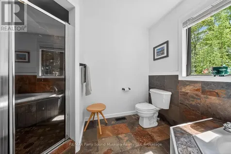34 Silver Point Drive Seguin ON P2W 2W8