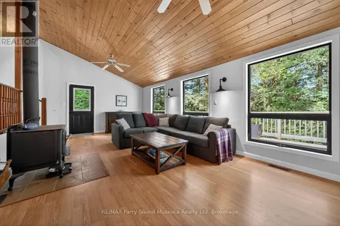 34 Silver Point Drive Seguin ON P2W 2W8