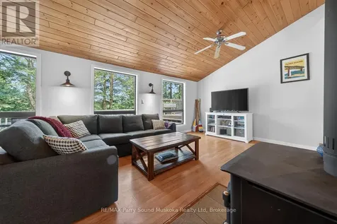 34 Silver Point Drive Seguin ON P2W 2W8