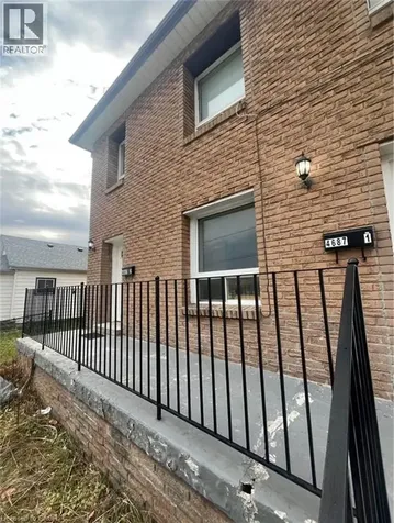 4687 First Avenue Niagara Falls ON L2E 4G5