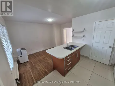 1614 Ontario Street Windsor ON N8Y 1M6