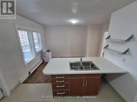 1614 Ontario Street Windsor ON N8Y 1M6