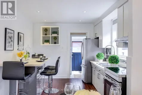 1105 Greenwood Avenue Toronto (east York) ON M4J 4E5