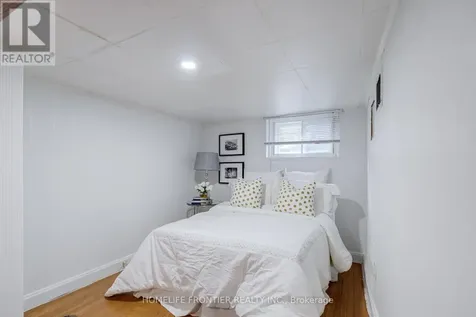 1105 Greenwood Avenue Toronto (east York) ON M4J 4E5