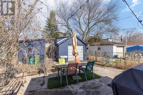 1105 Greenwood Avenue Toronto (east York) ON M4J 4E5