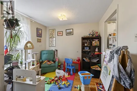 52 Thistledown Court Ottawa ON K2J 1M9