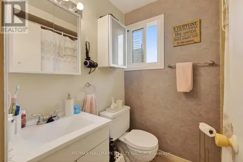 52 Thistledown Court Ottawa ON K2J 1M9