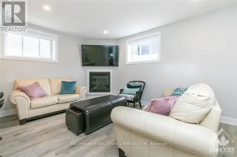 846 Rockson Crescent Ottawa ON K2S 0S6