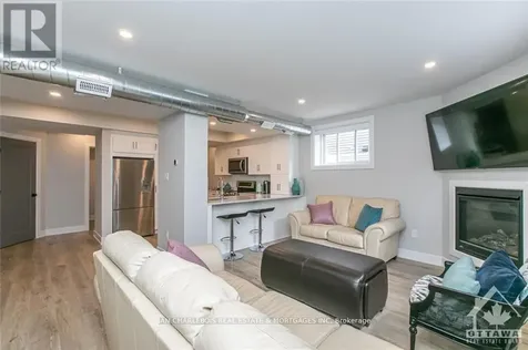 846 Rockson Crescent Ottawa ON K2S 0S6