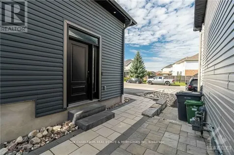 846 Rockson Crescent Ottawa ON K2S 0S6