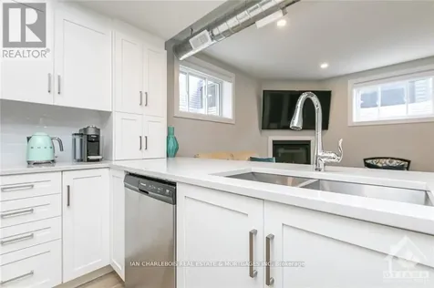 846 Rockson Crescent Ottawa ON K2S 0S6