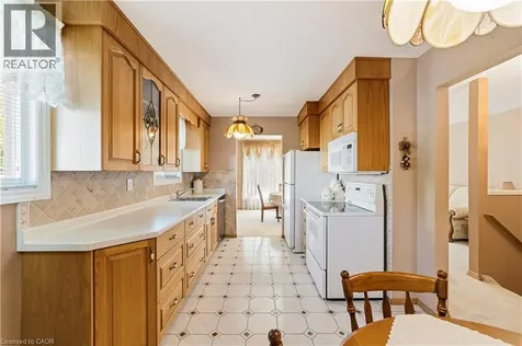 450 Brigadoon Drive Hamilton ON L9C 6E4