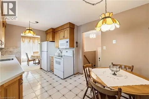 450 Brigadoon Drive Hamilton ON L9C 6E4