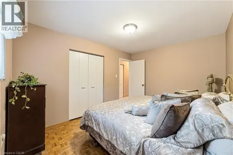 450 Brigadoon Drive Hamilton ON L9C 6E4
