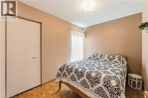 450 Brigadoon Drive Hamilton ON L9C 6E4