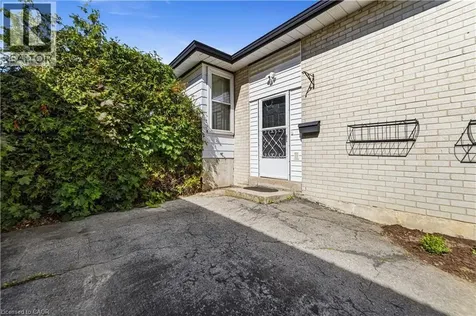 450 Brigadoon Drive Hamilton ON L9C 6E4