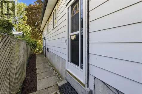 450 Brigadoon Drive Hamilton ON L9C 6E4