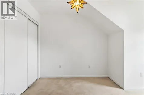 36 Hollinrake Avenue Brantford ON N3T 0B6