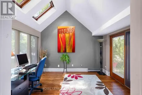 139 Pleasant Park Road Ottawa ON K1H 5M4
